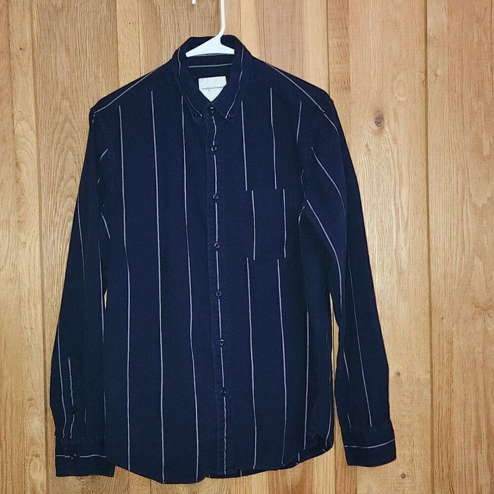 American Eagle Long Sleeve Button Down Shirt, Medium, Blue & White Stripes